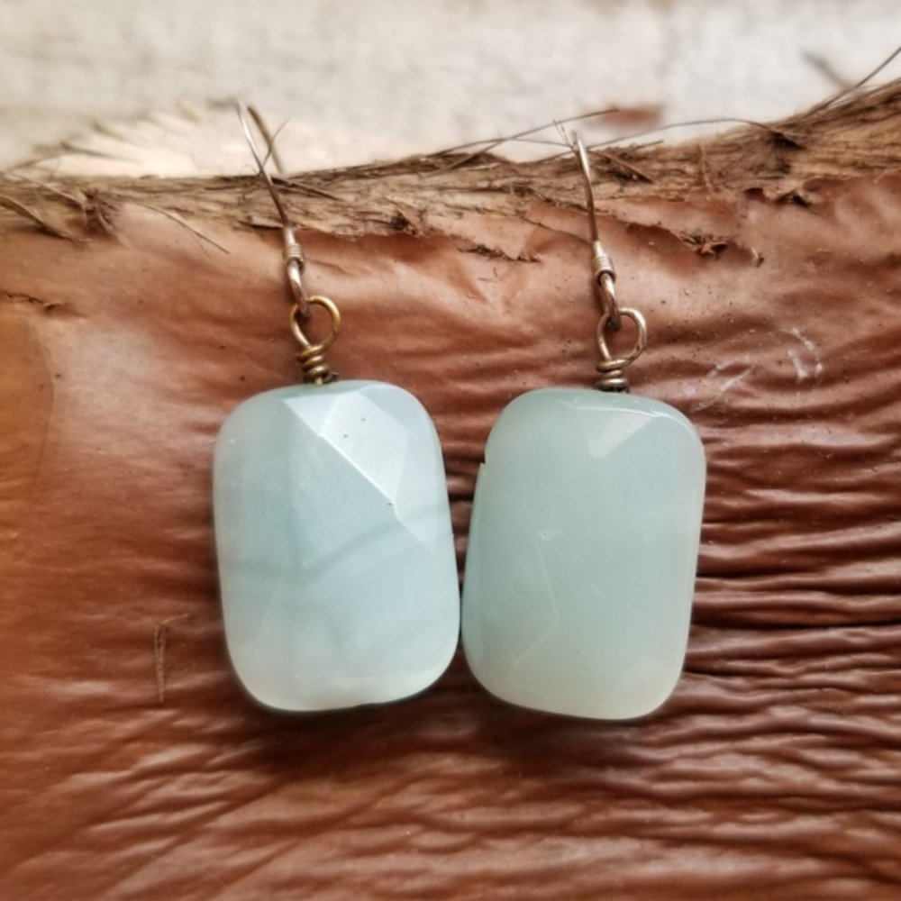 Earrings pale green stone with silver findings